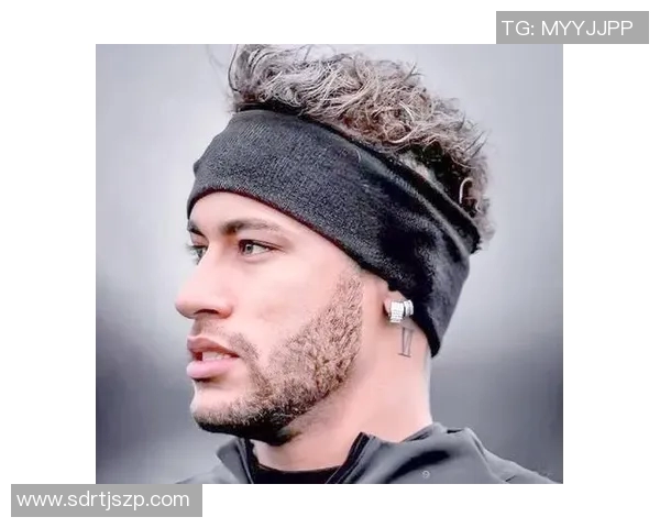 足球明星时尚穿搭揭秘他们的裤子选择与搭配技巧