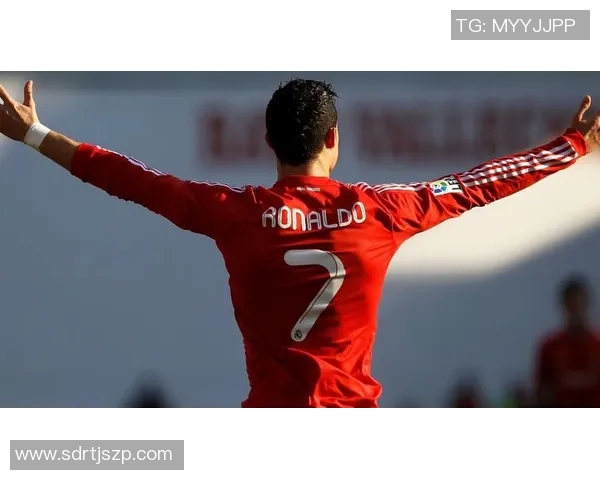 足球明星脖部纹身图案解析展现个性与风格的艺术魅力 足球明星脖部纹身图案解析展现个性与风格的艺术魅力