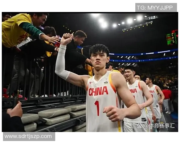 上海篮球队个人能力引发热议球迷观点各异争论不断 上海篮球队个人能力引发热议球迷观点各异争论不断